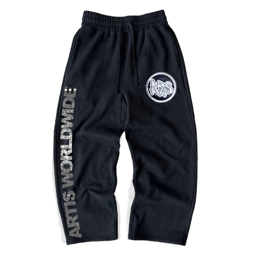 WORLDTOUR BLACK SWEATS